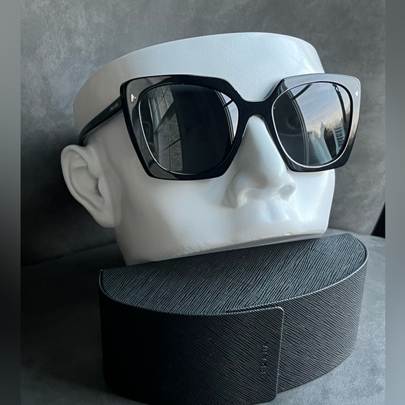 Prada PR23ZSF 54mm Square Sunglasses in Black NWT 377$ - Picture 8 of 16
